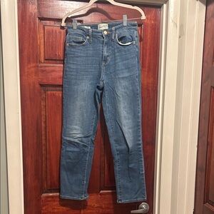 Universal Thread Women's Cropped Ankle Jeans in Medium Blue Wash